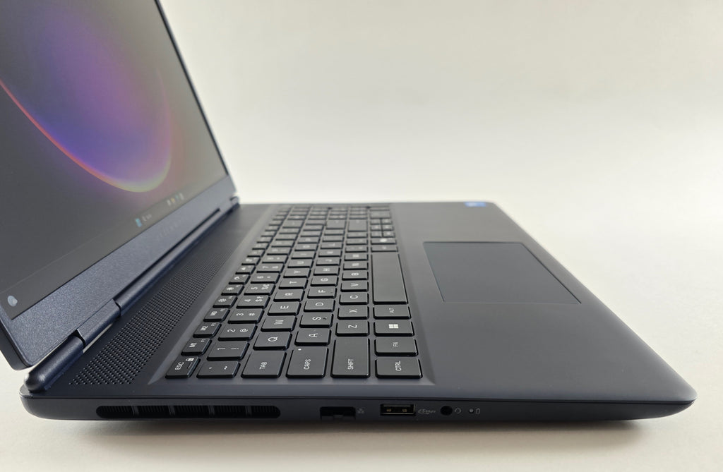 Alienware 16 Aurora Gaming Laptop 16" | Intel Core Ultra 7 240H | RTX 5060 8GB | 32GB DDR5 | 1TB SSD | Ungarisches QWERTZ Tastaturlayout | Win 11 #L10