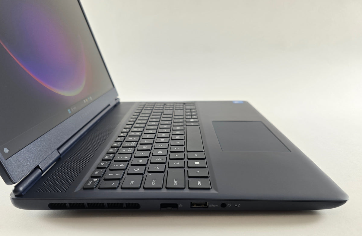 Alienware 16 Aurora Gaming Laptop 16" | Intel Core Ultra 7 240H | RTX 5060 8GB | 32GB DDR5 | 1TB SSD | Ungarisches QWERTZ Tastaturlayout | Win 11 #L10