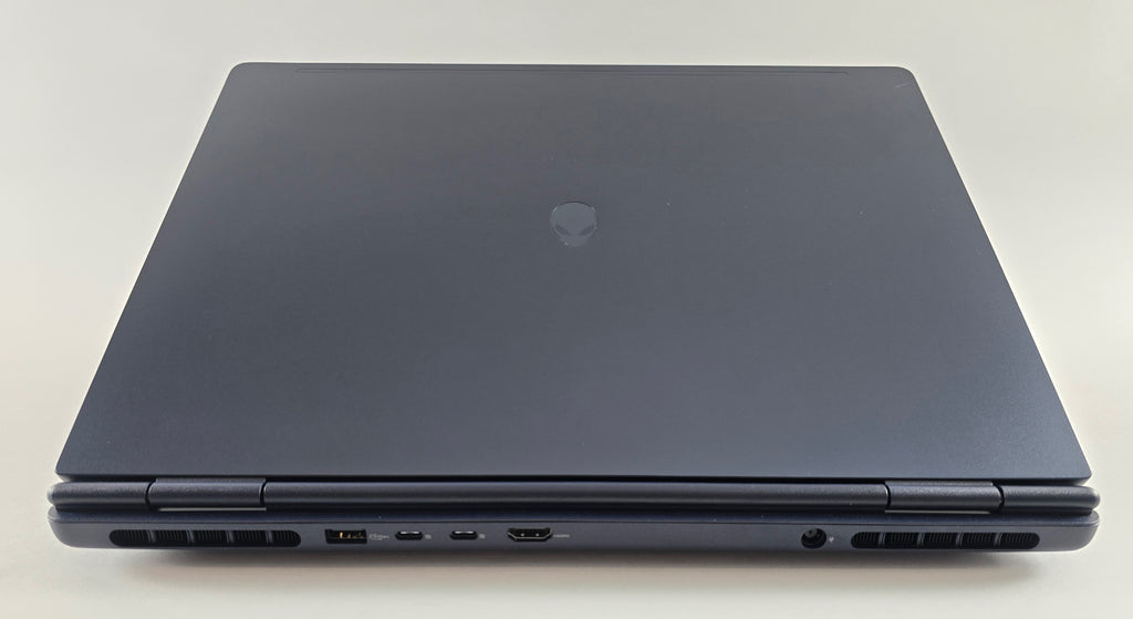 Alienware 16 Aurora Gaming Laptop 16" | Intel Core Ultra 7 240H | RTX 5060 8GB | 32GB DDR5 | 1TB SSD | Ungarisches QWERTZ Tastaturlayout | Win 11 #L10