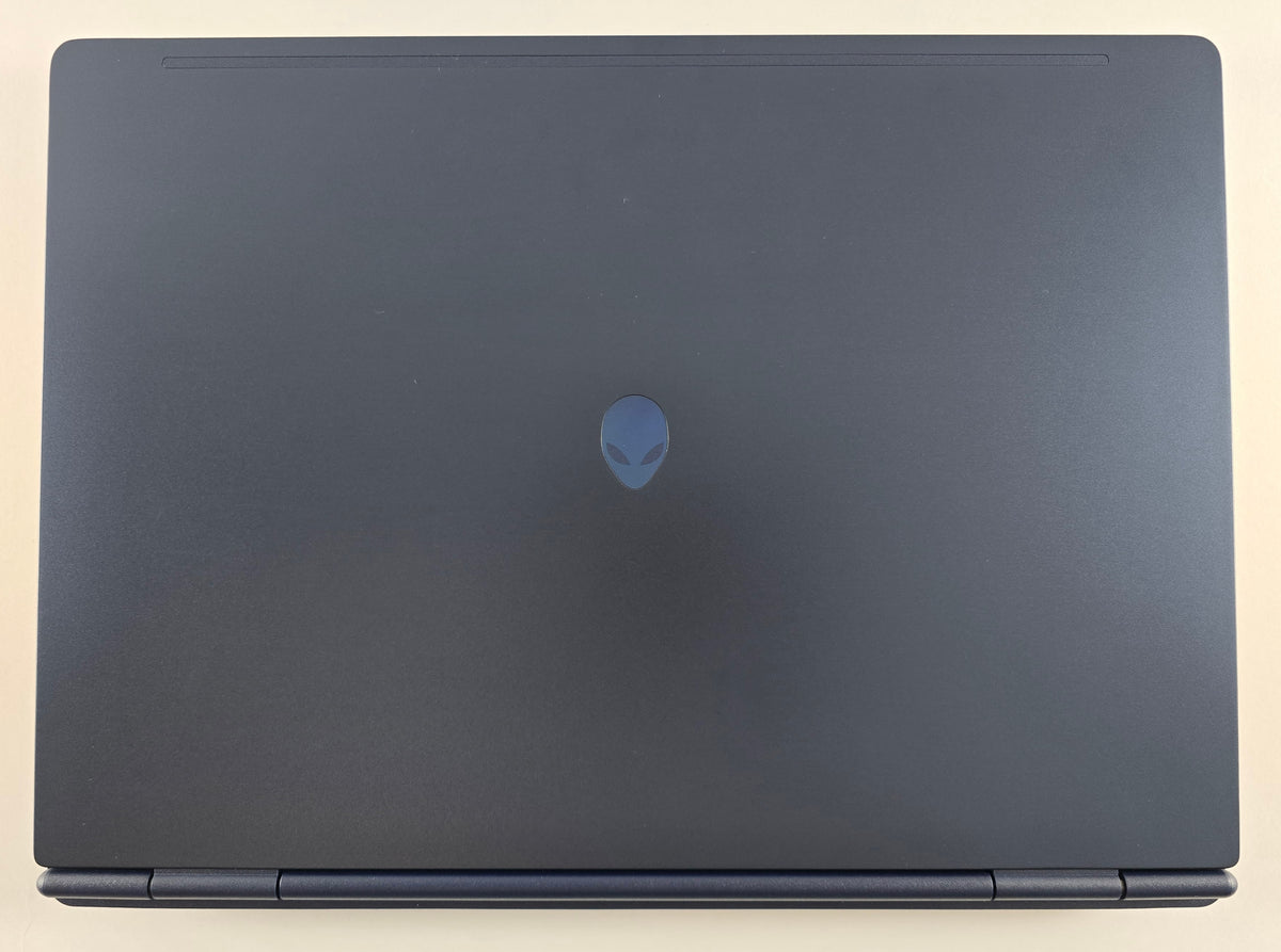Alienware 16 Aurora Gaming Laptop 16" | Intel Core Ultra 7 240H | RTX 5060 8GB | 32GB DDR5 | 1TB SSD | Ungarisches QWERTZ Tastaturlayout | Win 11 #L10