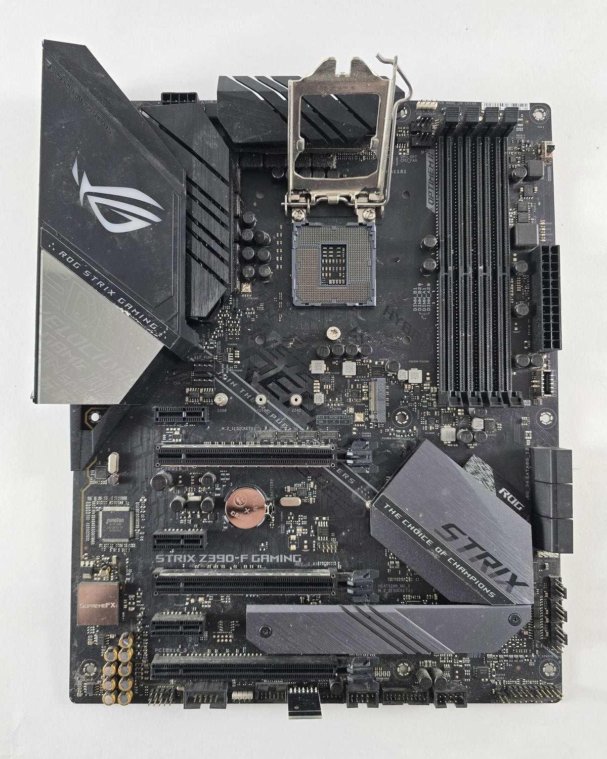 ASUS ROG Strix Z390-F Gaming Mainboard LGA1151 ATX DDR4 DEFEKT #B111