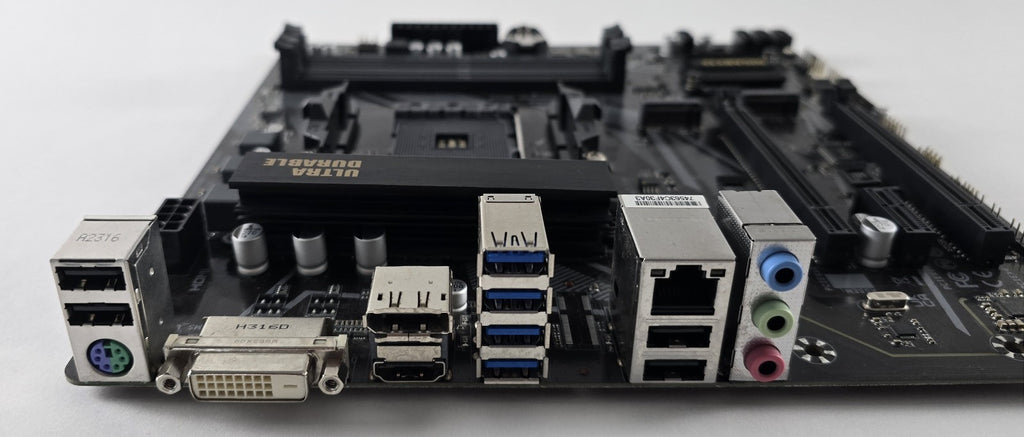 Gigabyte B550M DS3H Mainboard AM4 B550 DDR4 Micro-ATX DEFEKT #N38
