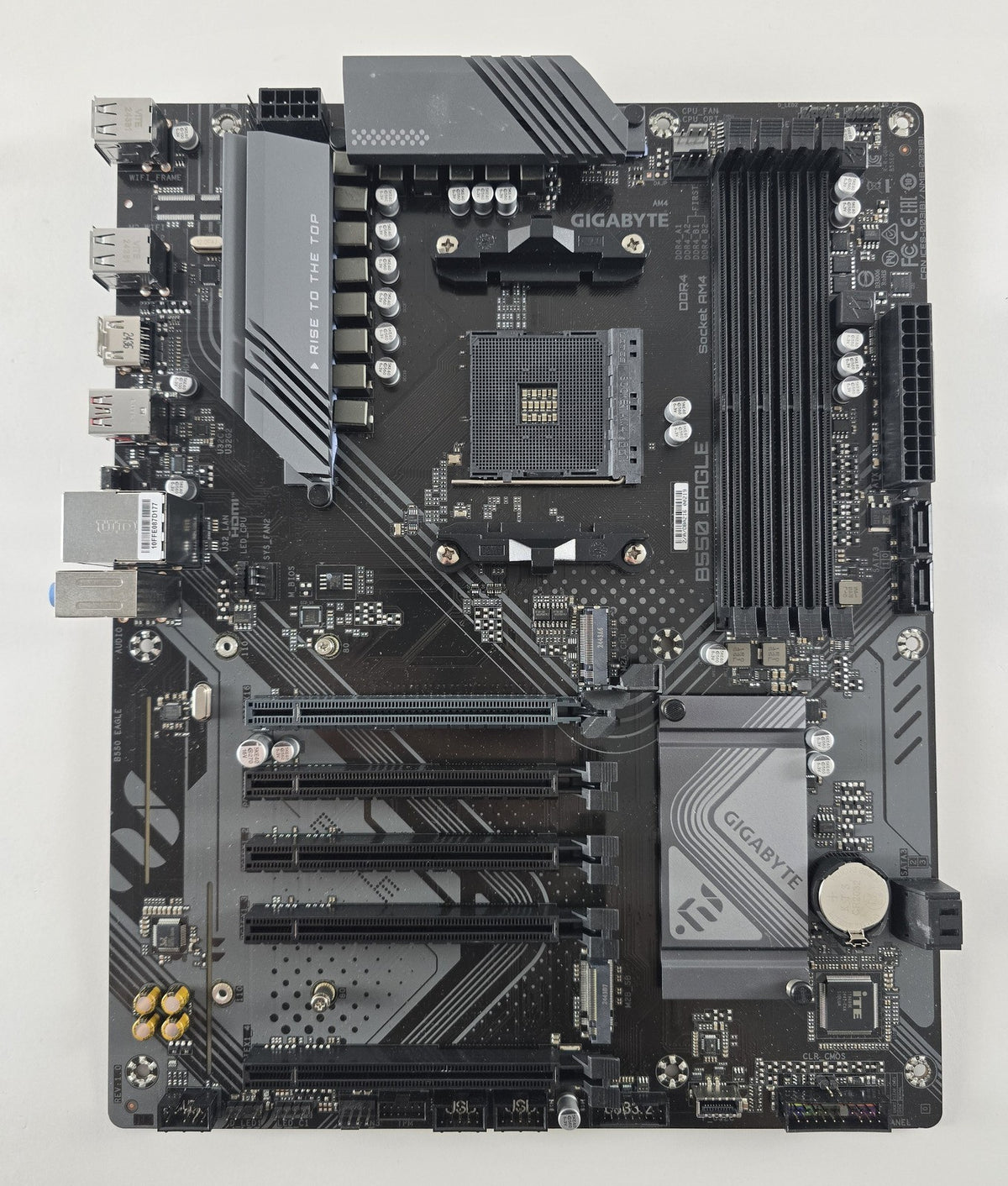 Gigabyte B550 EAGLE Mainboard AMD B550 AM4 ATX DDR4 DEFEKT kein Bild #N3