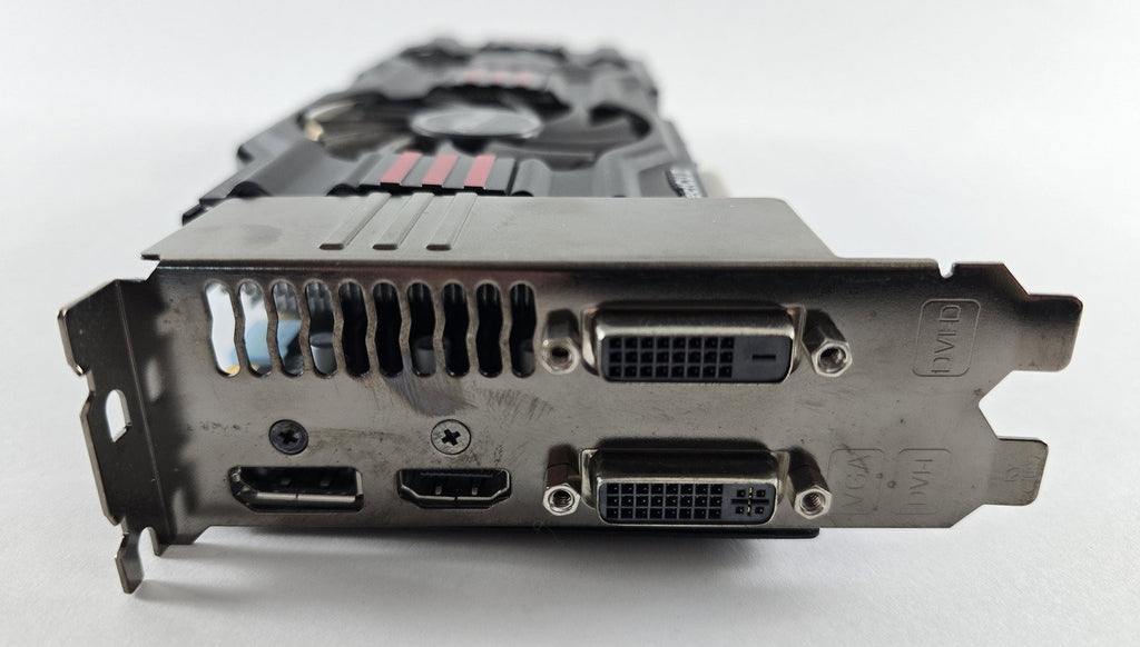 ASUS GeForce GTX 670 DirectCU II 2GB GDDR5 PCIe DVI HDMI DP Grafikkarte #G6