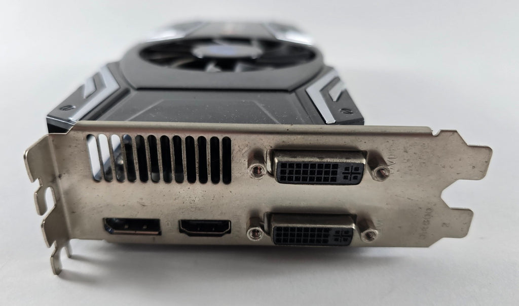 Sapphire Radeon HD 6870 1GB GDDR5 2x DVI HDMI 2x Mini-DP PCIe #G52