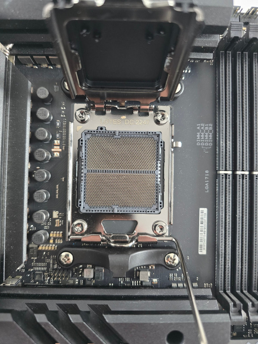 ASUS ROG CROSSHAIR X670E HERO AMD AM5 ATX Gaming Mainboard #MB86