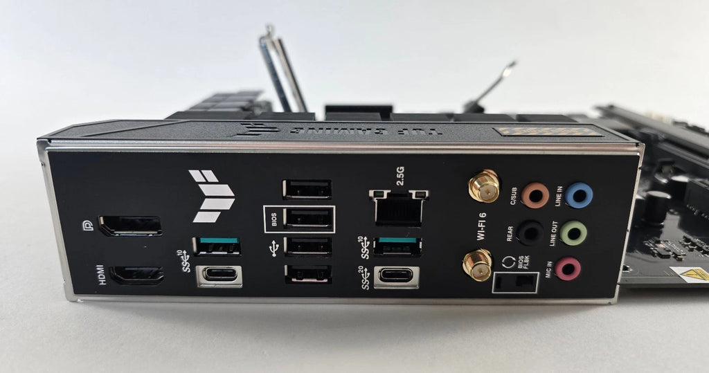 ASUS TUF GAMING B650-PLUS Mainboard AM5 ATX DDR5 PCIe 5.0 M.2 WiFi DEFEKT #B102