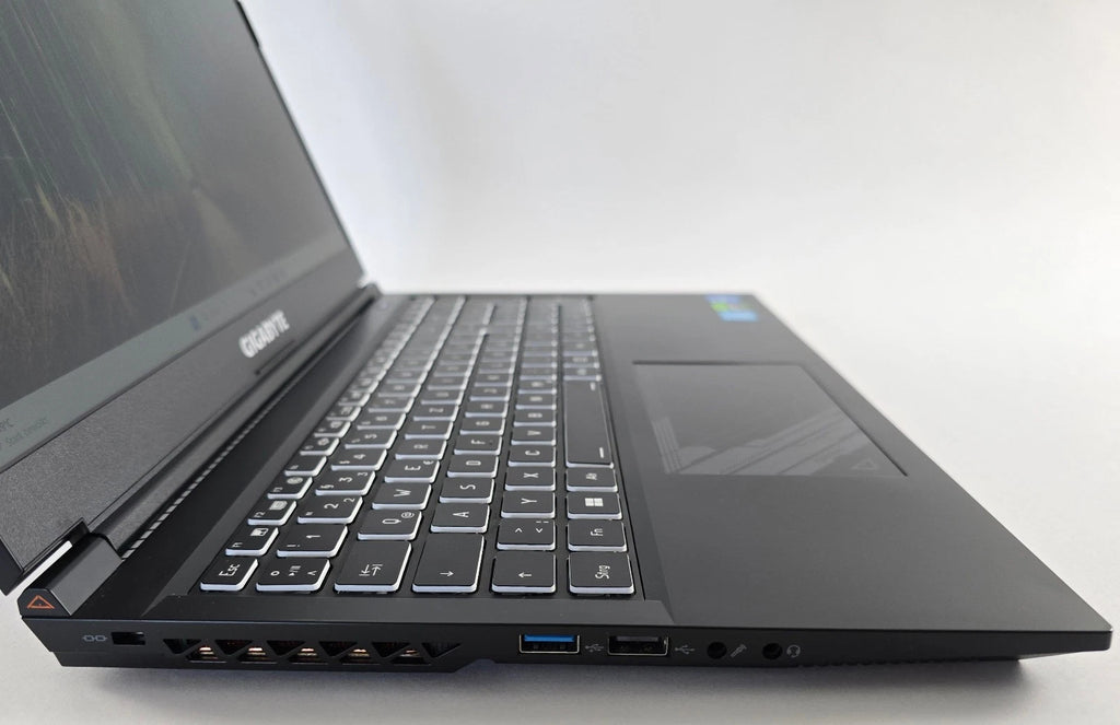 Gigabyte G5 MF Gaming Laptop 15,6" 144Hz | i5-12500H | RTX 4050 6GB | 16GB #L1