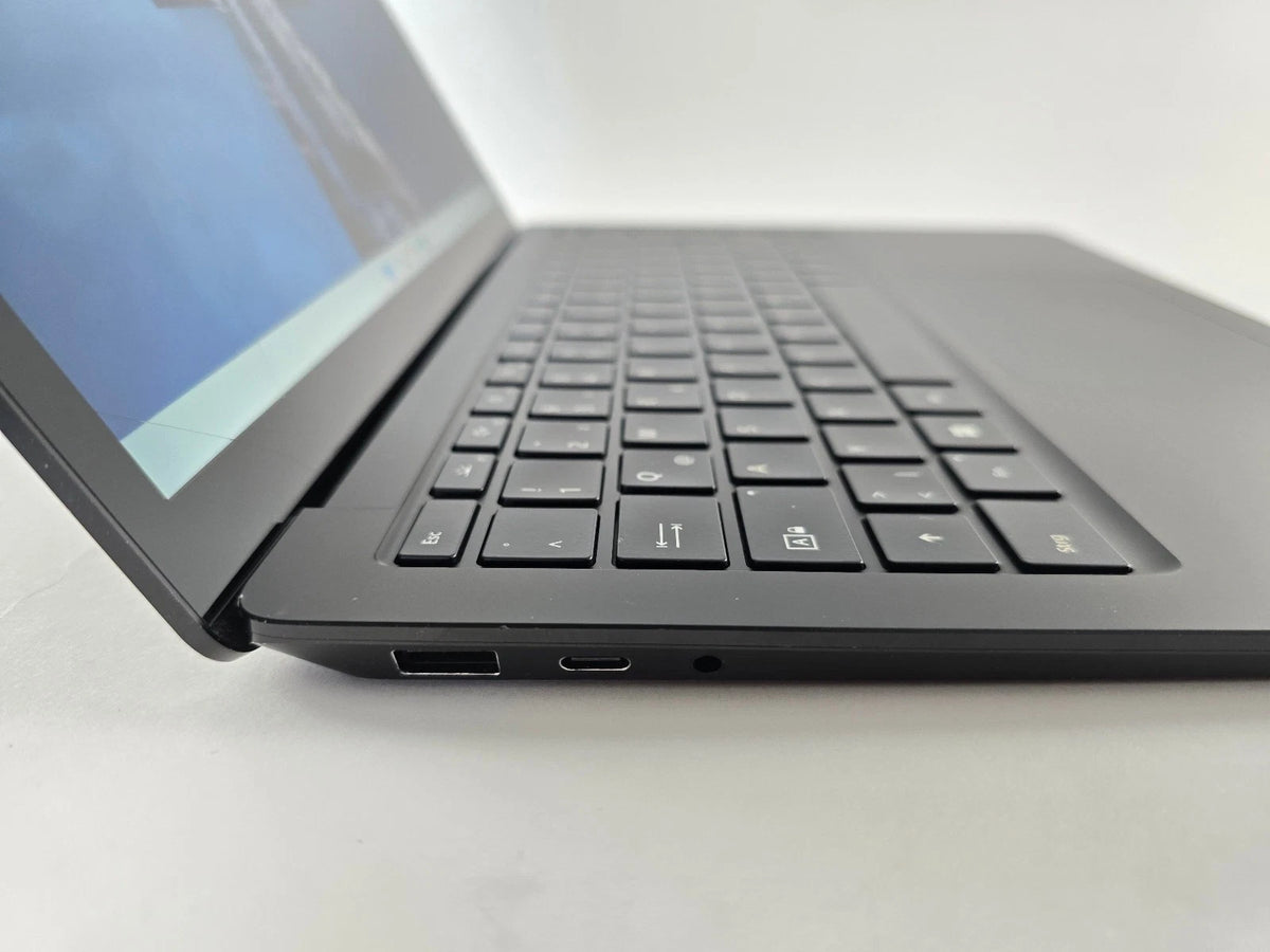 Microsoft Surface Laptop 4 i5-1145G7 16GB RAM 512GB SSD 13,5" Risse, Lesen #NB8