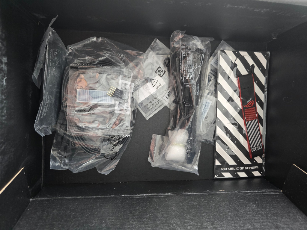 ASUS ROG MAXIMUS Z690 HERO EVANGELION (EVA) Edition, LGA 1700, ATX Motherboard