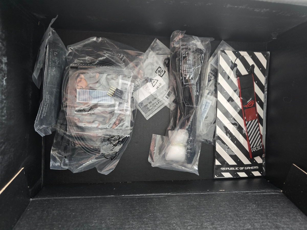 ASUS ROG MAXIMUS Z690 HERO EVANGELION (EVA) Edition, LGA 1700, ATX Motherboard