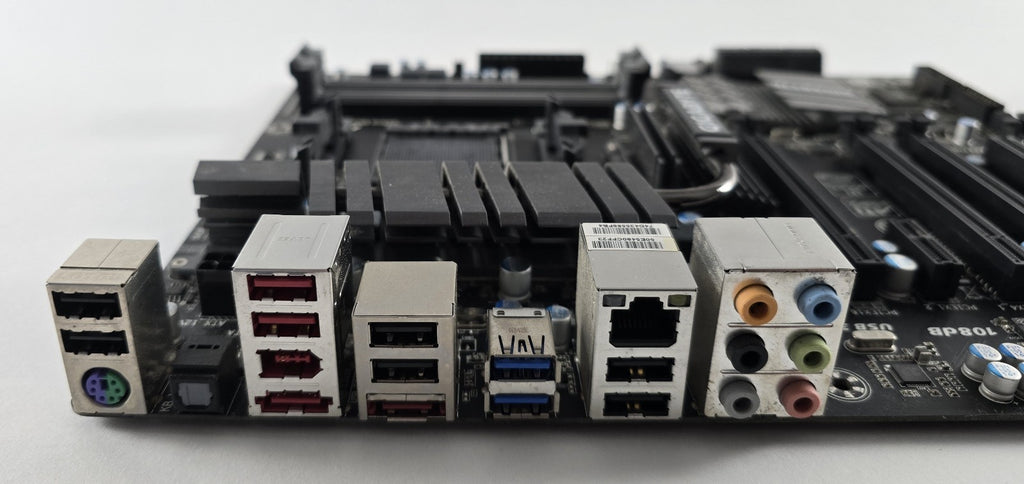 Gigabyte GA-990FXA-UD3 Mainboard Sockel AM3+ AMD 990FX ATX DDR3 #B127