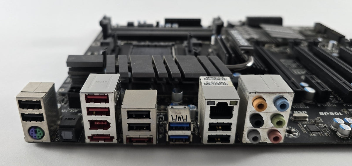 Gigabyte GA-990FXA-UD3 Mainboard Sockel AM3+ AMD 990FX ATX DDR3 #B127