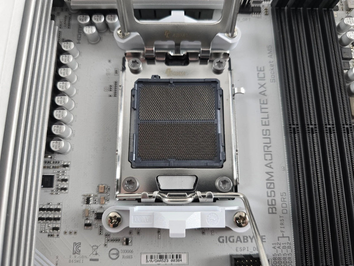 Gigabyte Aorus B650M Elite AX ICE AM5 DDR5 Mainboard M-ATX Weiß Nvme – SKU MB12