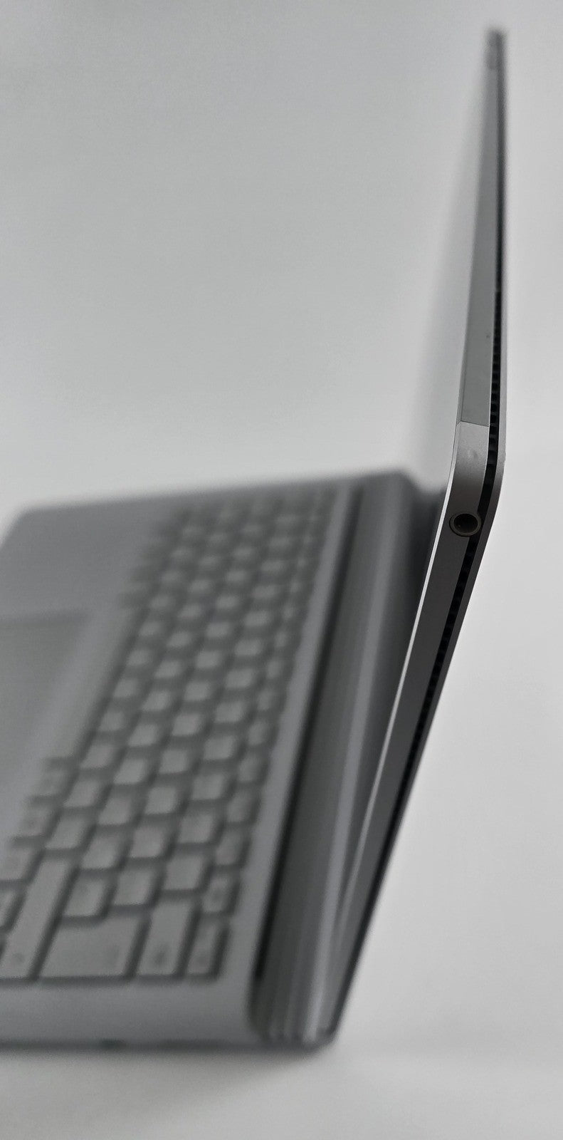 Microsoft Surface Book 2 13,5" i7-8650U 16GB 512GB GTX 1050 W11 Pro Kerben #L17