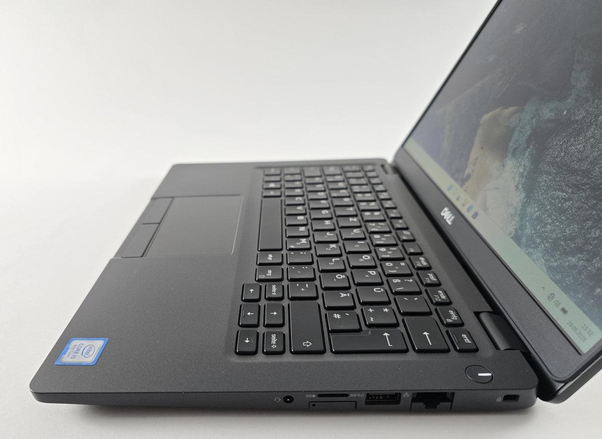 Dell Latitude 5300 i5-8365U 16GB 256GB SSD 13,3" 1366x768 Win 11 Pro #L140