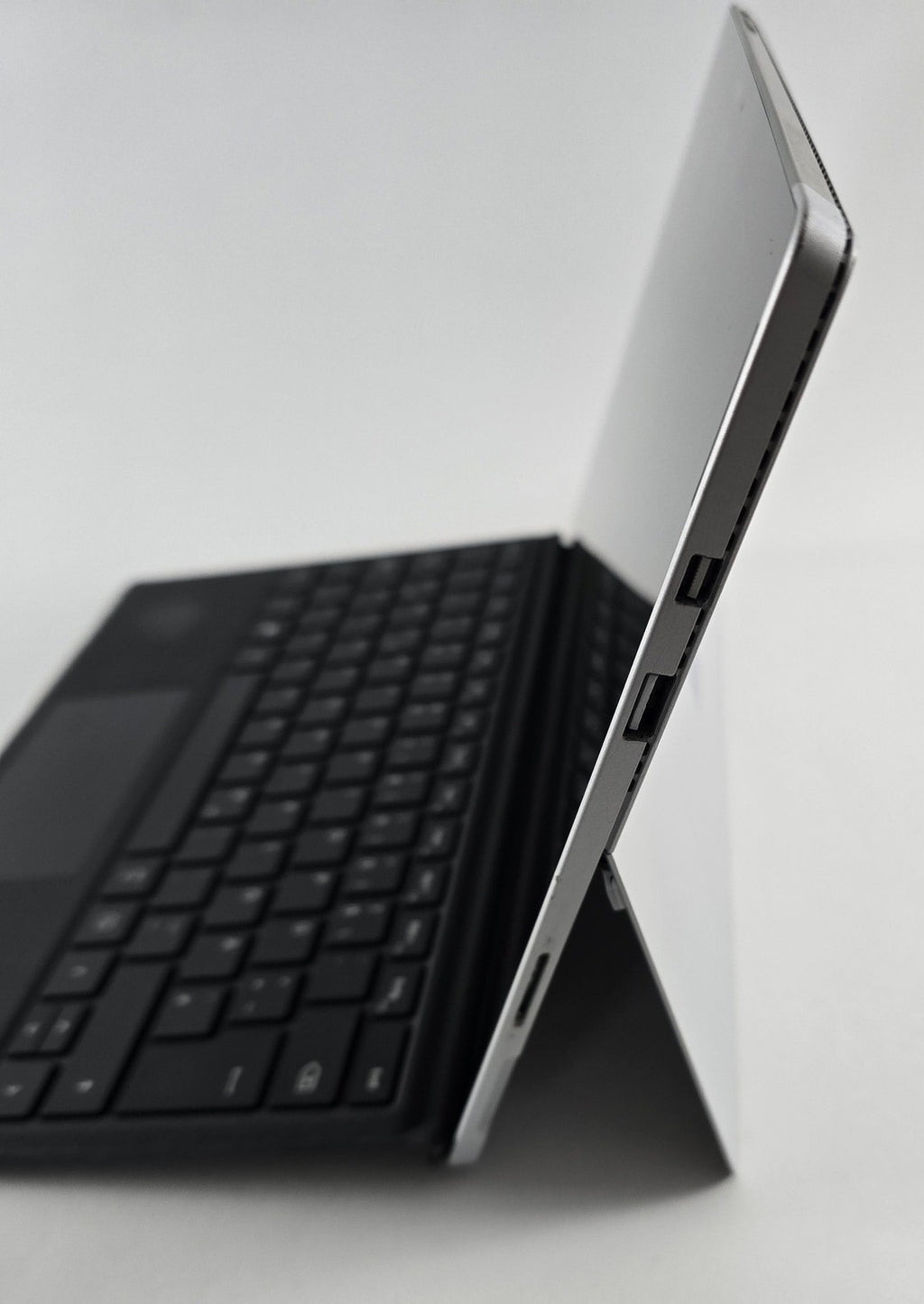 Microsoft Surface Pro 4 i5-6300U 8GB 256GB SSD 12,3" 2736x1824 Win 11 Pro #L18