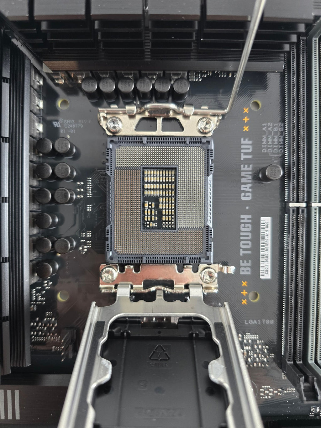 ASUS TUF Gaming B760-Plus WIFI Intel B760 DDR5 Mainboard ATX Sockel 1700 – SKU MB39