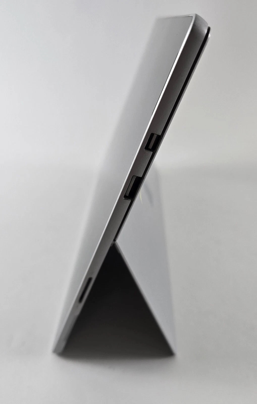 Microsoft Surface Pro 6 Core i5-8350U 12,3" 128GB SSD 8GB RAM – SKU SB18