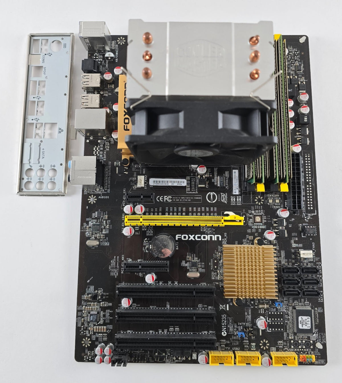 Intel Core i5 750 + Foxcon Mainboard + 8GB DDR3 + CPU Kühler #Z32
