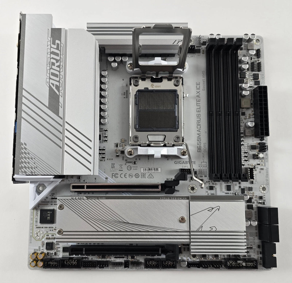 Gigabyte Aorus B650M Elite AX ICE AM5 DDR5 Mainboard M-ATX Weiß Nvme – SKU MB12