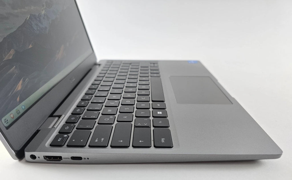 Dell Latitude 3330 13,3" FHD IPS i5-1155G7 8GB 256GB Linux Laptop Notebook #Y56