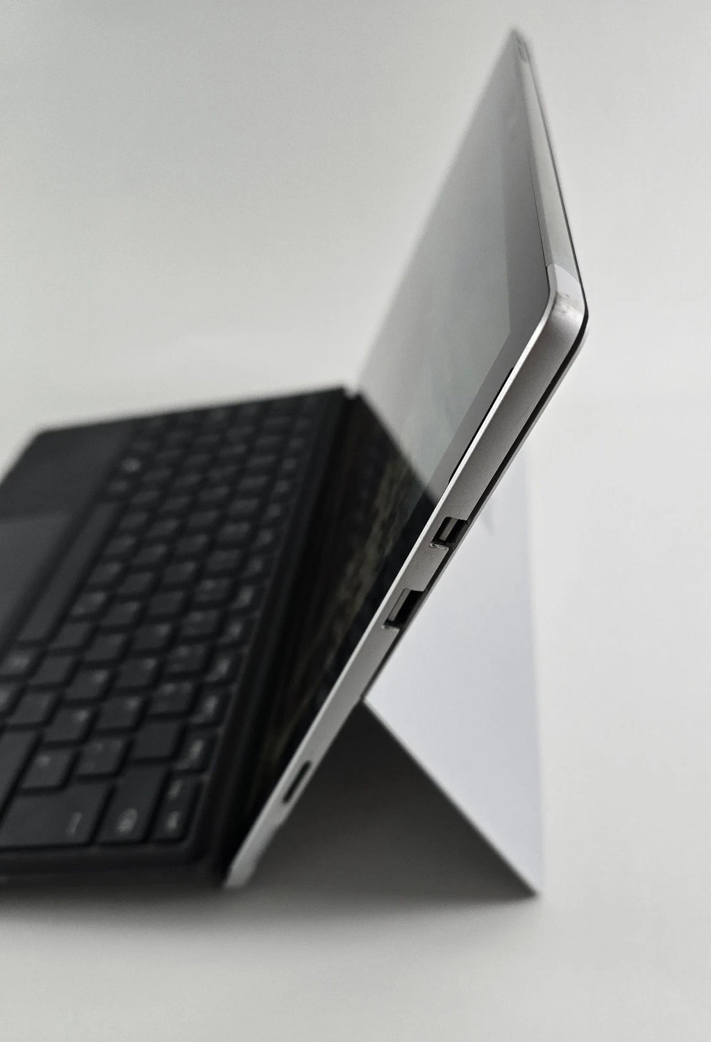 Microsoft Surface Pro 6 Core i5-8350U 12,3" 128GB SSD 8GB RAM – SKU SB42