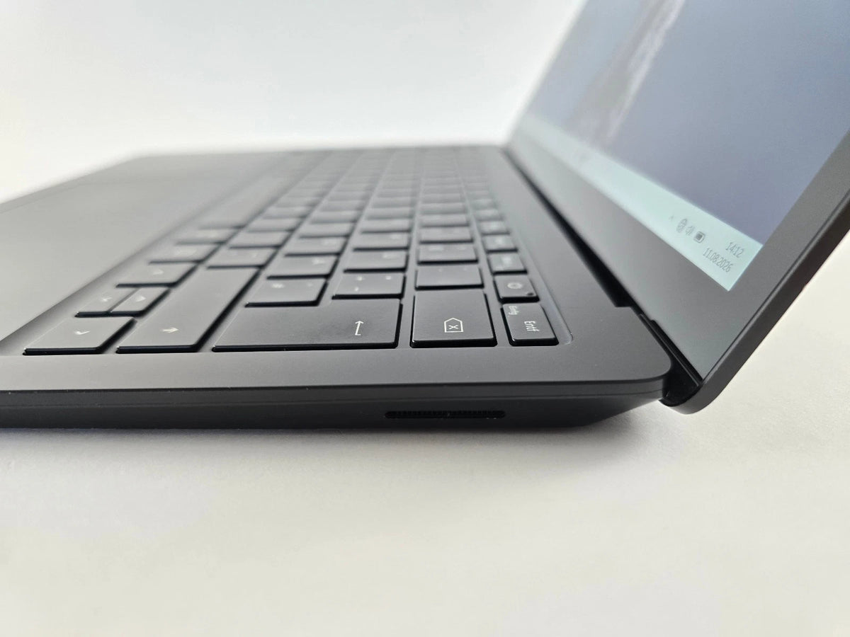 Microsoft Surface Laptop 4 i5-1145G7 16GB RAM 512GB SSD 13,5" Risse, Lesen #NB8