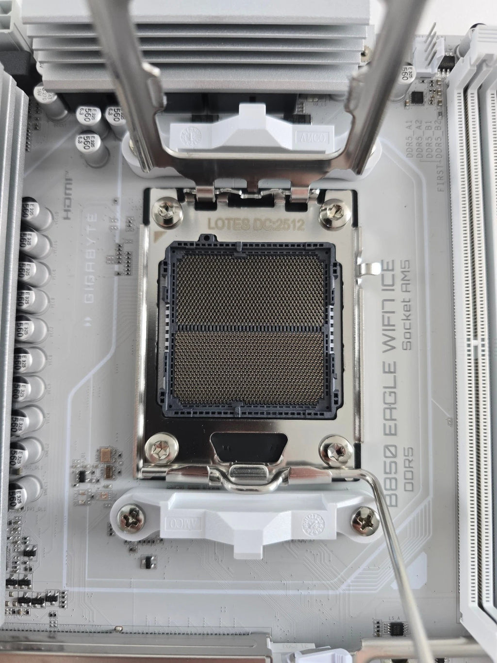GIGABYTE B850 EAGLE WiFi7 ICE, Mainboard, Sockel AM5 Wie Neu #B104
