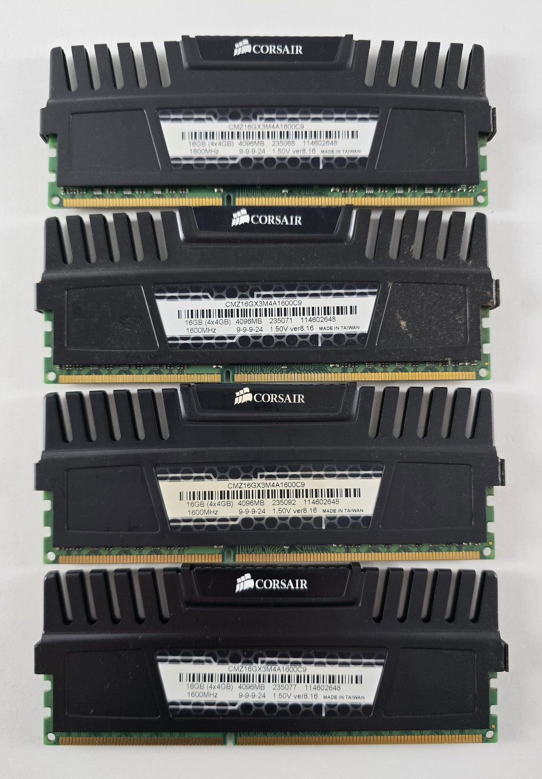 Corsair Vengeance 16 GB (4x 4 GB) DDR3 1600 MHz CL9 CMZ16GX3M4A1600C9 #R33