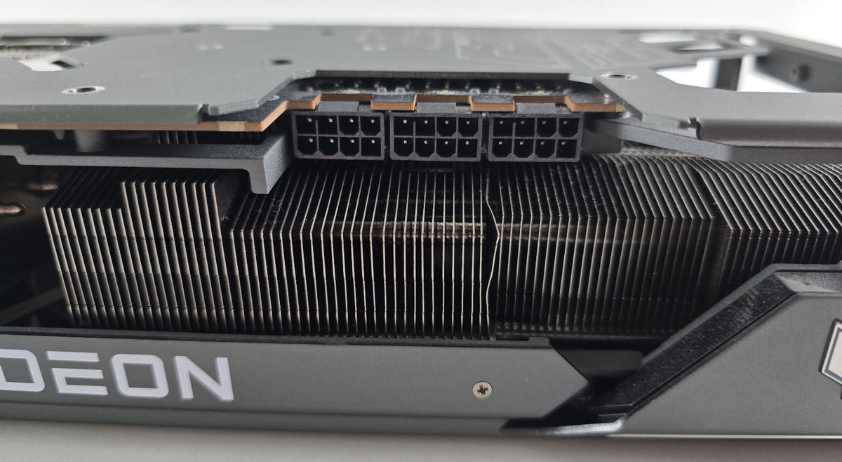 ASUS TUF Gaming Radeon RX 7900 XT OC 20GB GDDR6 Grafikkarte + OVP #G22