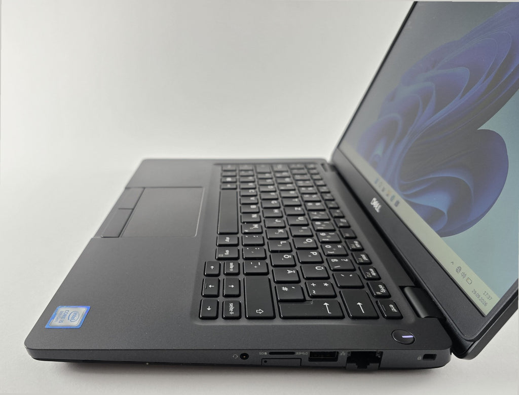 Dell Latitude 5300 i5-8365U 16GB 256GB SSD 13,3" 1366x768 Win 11 Pro #L144