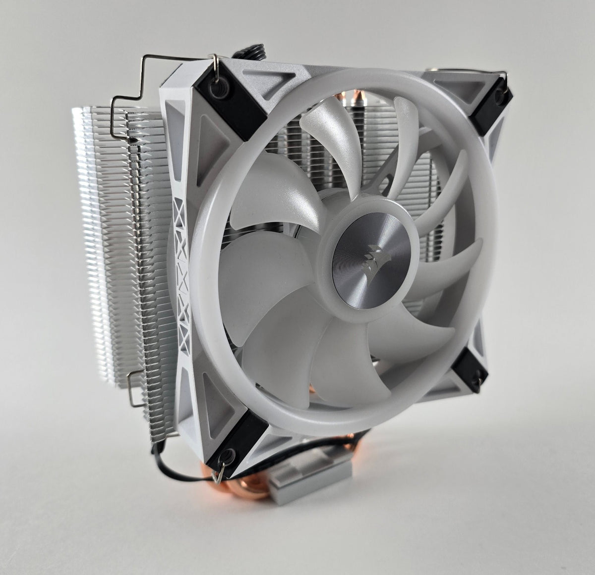Silentmaxx CPU Kühler Sockel 115x 1200 mit Corsair Lüfter