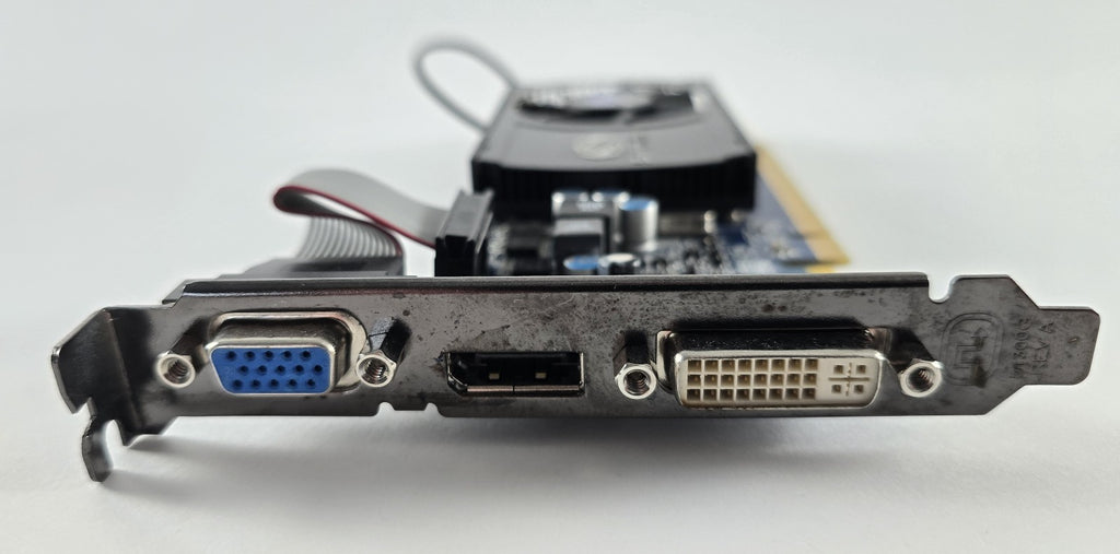 Sapphire Radeon HD 5570 1 GB DDR3 VGA DVI DisplayPort #G147