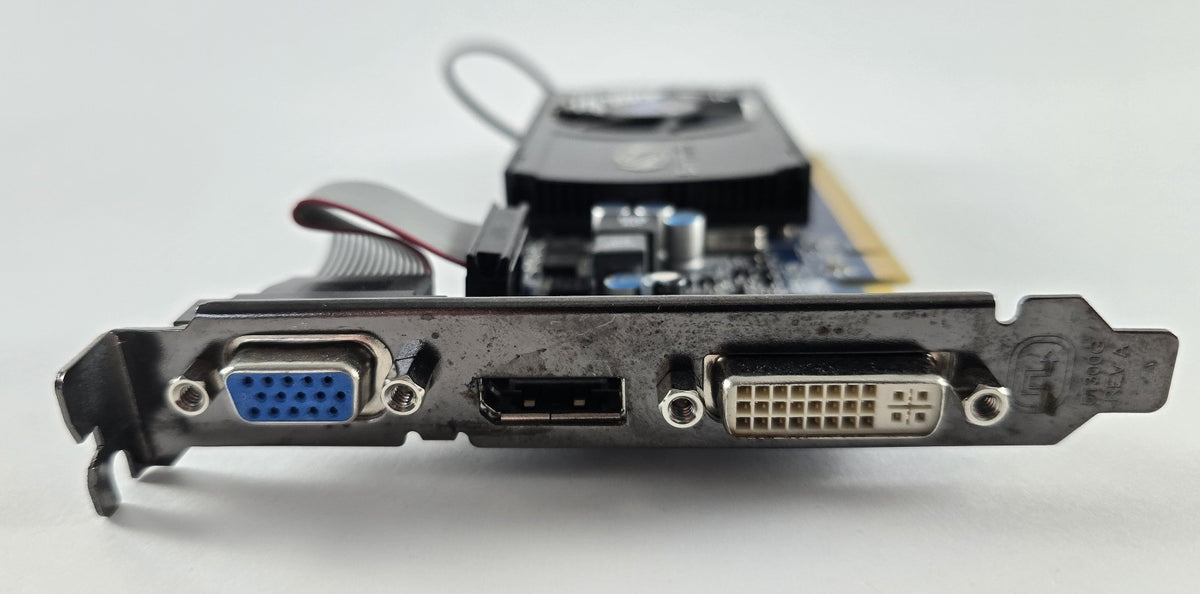 Sapphire Radeon HD 5570 1 GB DDR3 VGA DVI DisplayPort #G147