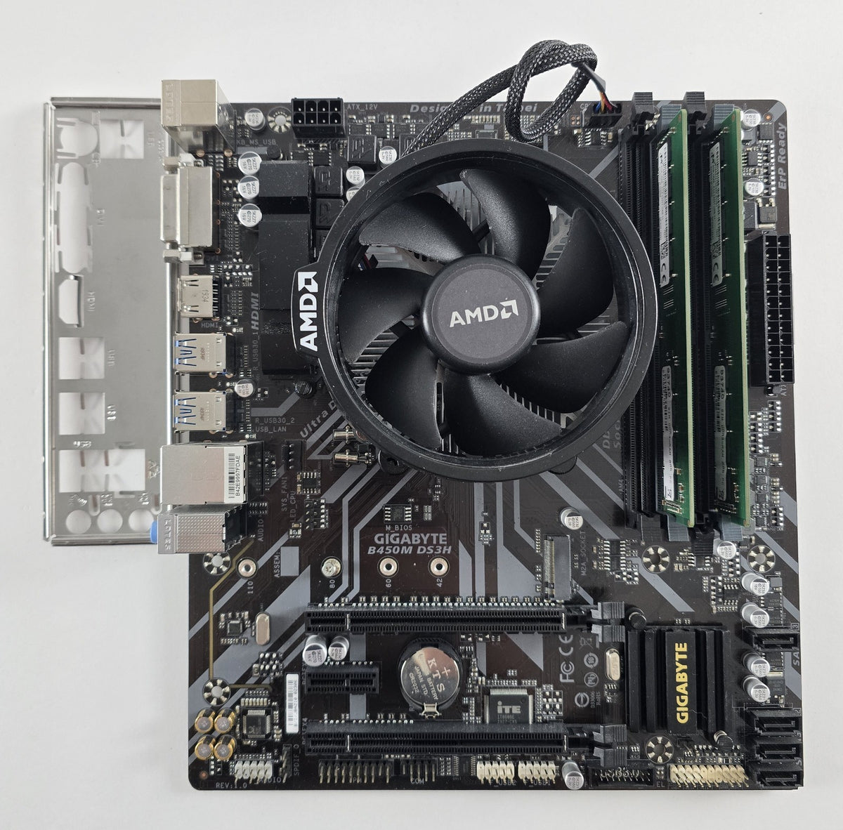 Aufrüstset Gigabyte B450M DS3H + AMD Ryzen 3 3200G + 16GB DDR4 #Z297