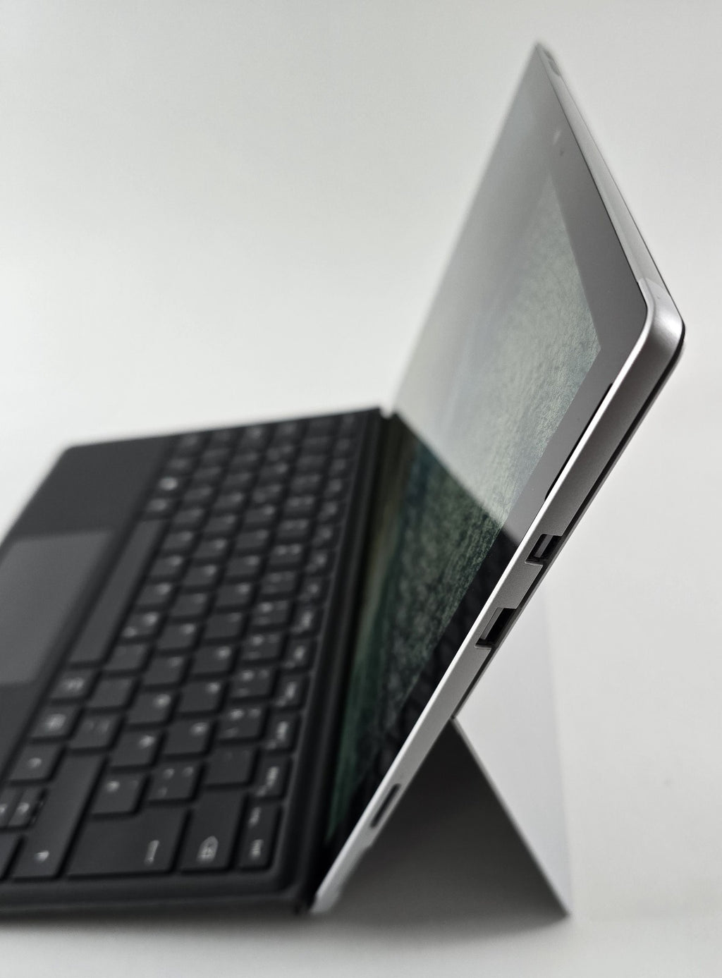 Microsoft Surface Pro 6 i7-8650U 8GB 256GB 12,3" 2736x1824 Win 11 Pro #L53