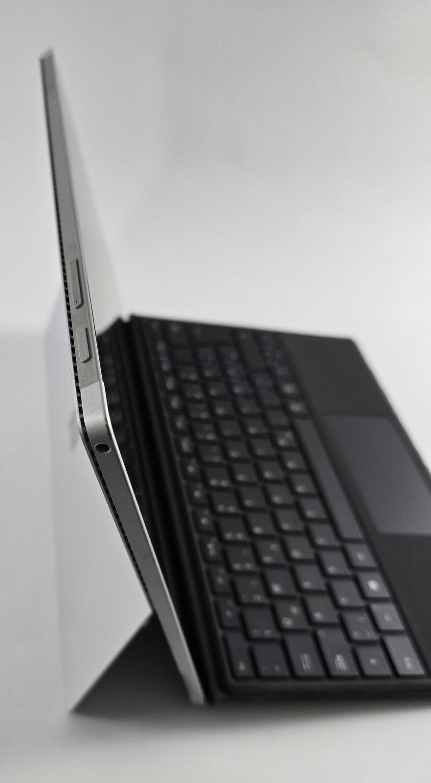 Microsoft Surface Pro 4 i5-6300U 8GB 256GB SSD 12,3" 2736x1824 Win 11 Pro #L18