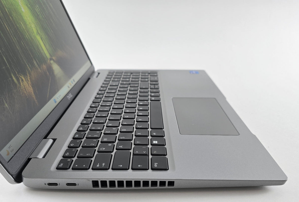 Dell Latitude 5530 15,6" Intel Core i7-1270P 12C 32GB 512GB SSD W11 Laptop #263